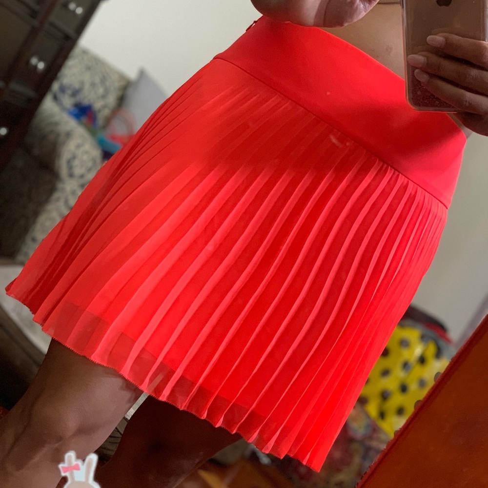 Express bright orange pleated skirt. Size 6~new